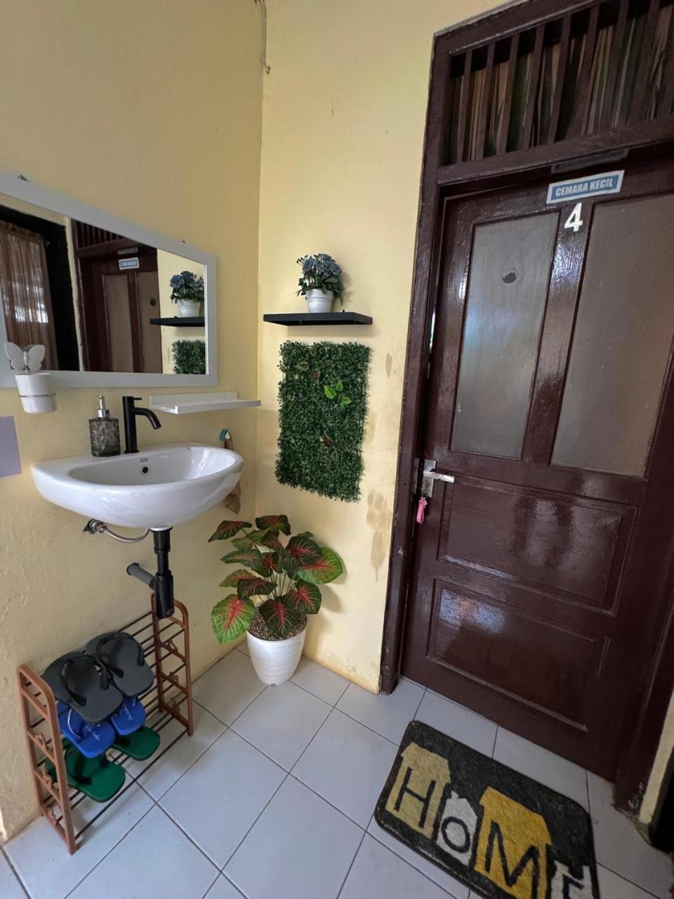 Ardian House Jepara Rum bild